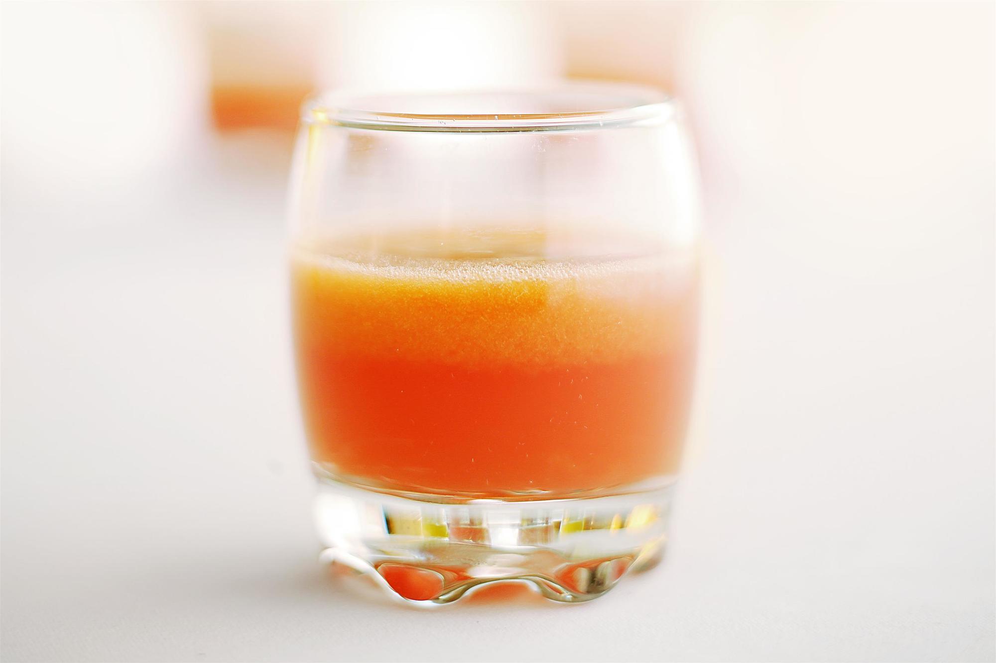 Le Meridien ג'דה מראה חיצוני תמונה A glass of carrot juice