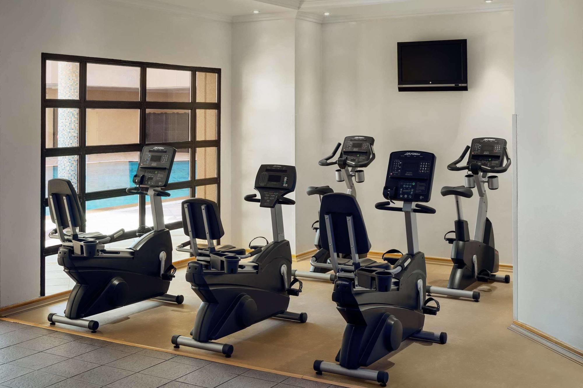 Le Meridien ג'דה מראה חיצוני תמונה Recumbent bikes