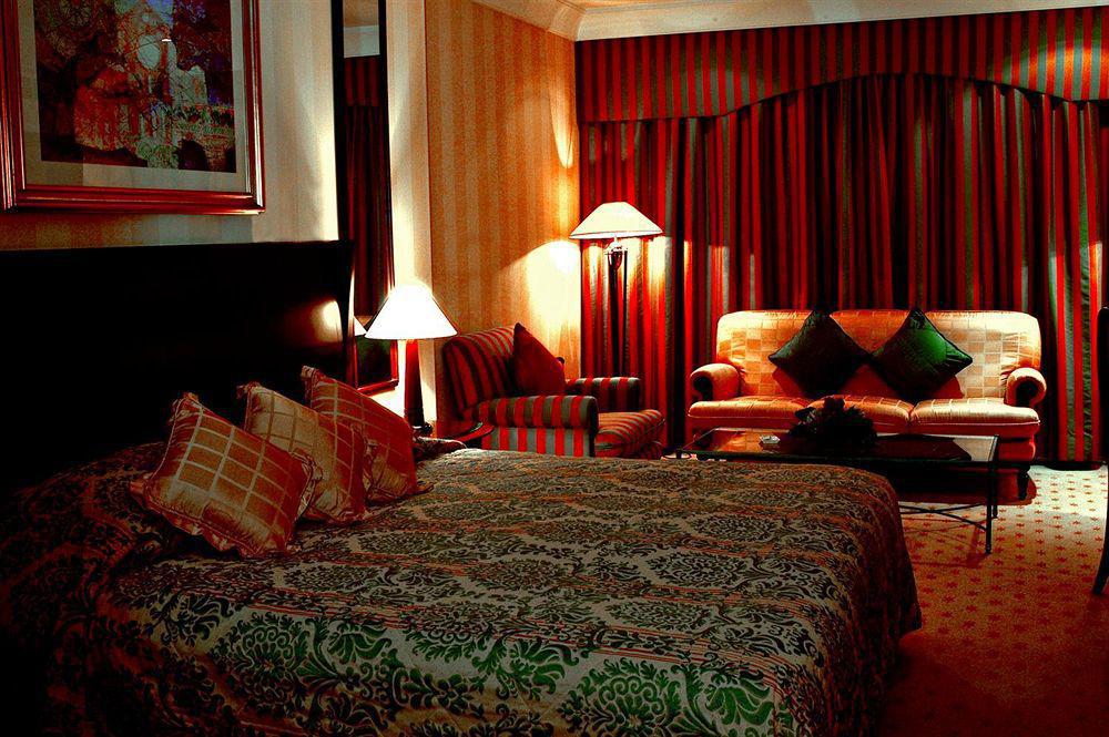 Le Meridien ג'דה מראה חיצוני תמונה A bedroom at the hotel
